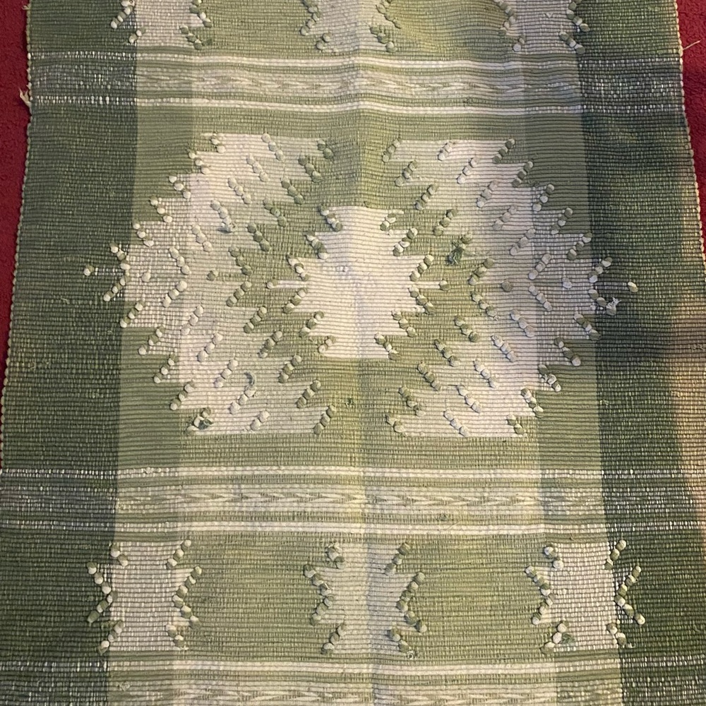 💥SOLD💥 Green and Cream Woven Rug (57 x 38)